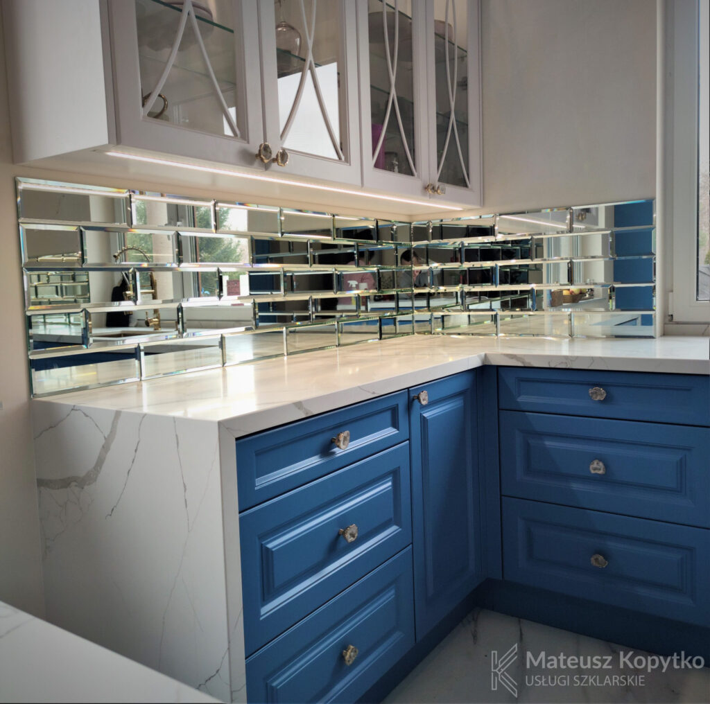 9a-lustro-fazowane-sciana-lustrzana-lustro-szklo-na-scianie-szklo-faza-lustro-fazowane-szklarz--scaled